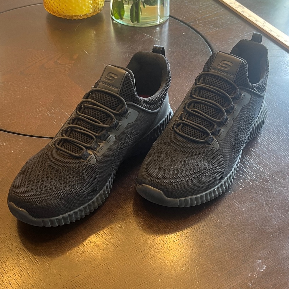 Skechers Men's Black Knit Sneakers